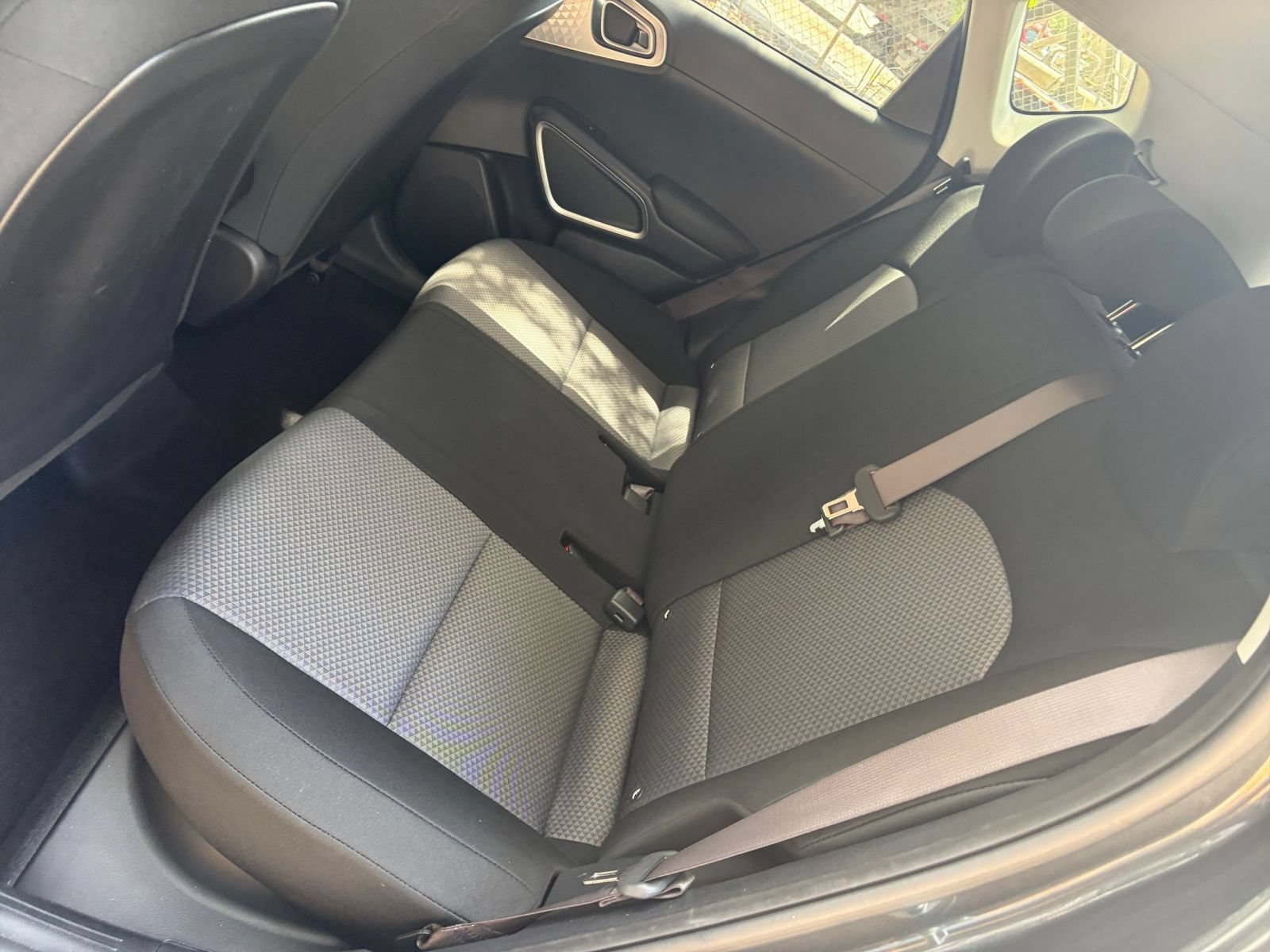 Used 2025 Kia Soul LX w/ LX Technology Package FWD image 36