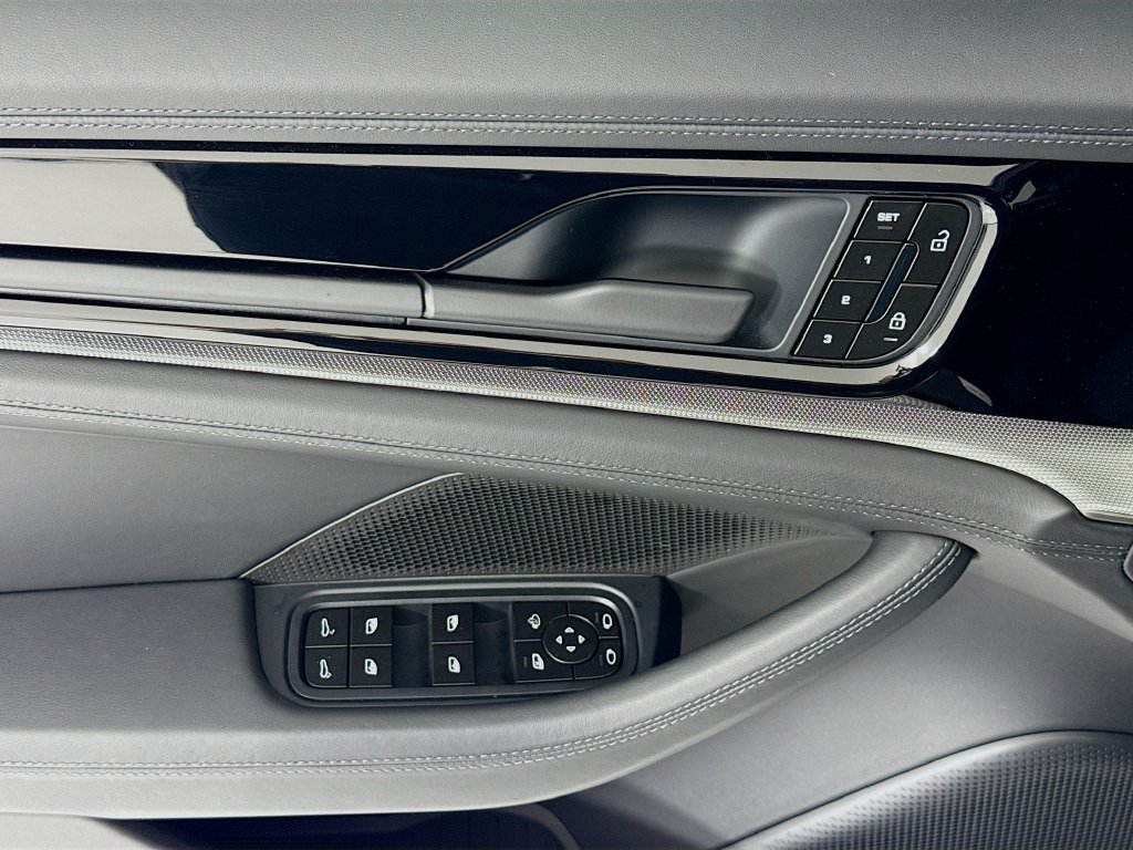 New 2026 Porsche Panamera 4 AWD/4WD image 11