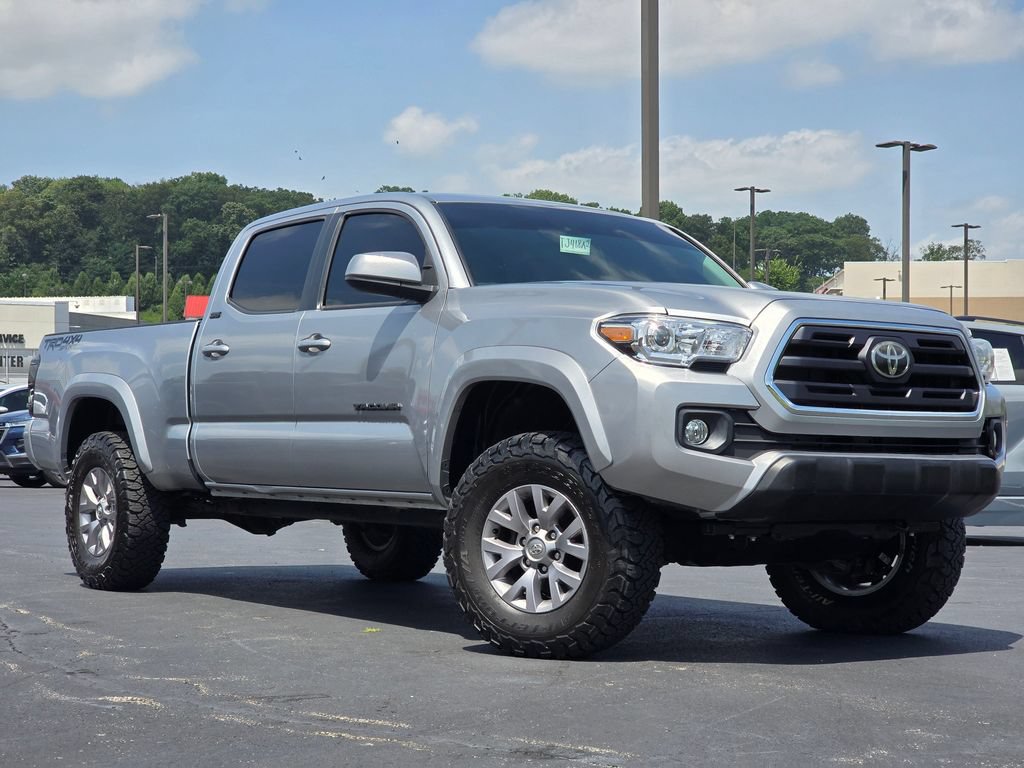 Used 2019 Toyota Tacoma SR5 AWD/4WD image 2