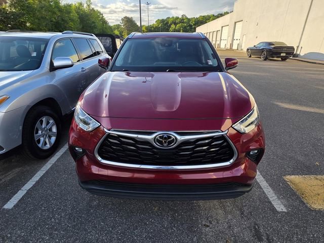 Used 2022 Toyota Highlander Limited image 2