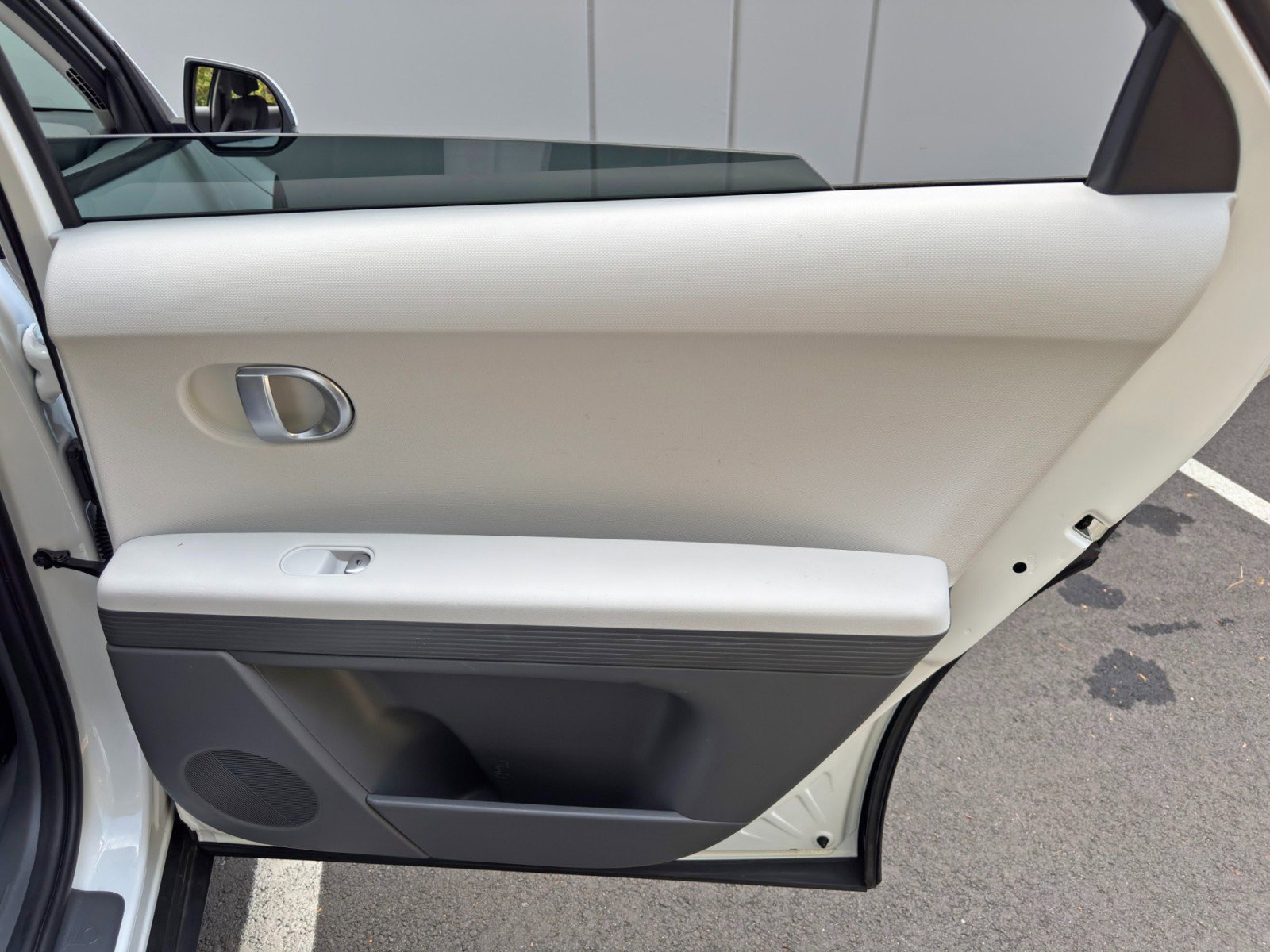 Used 2024 Hyundai Ioniq 5 SE RWD image 40