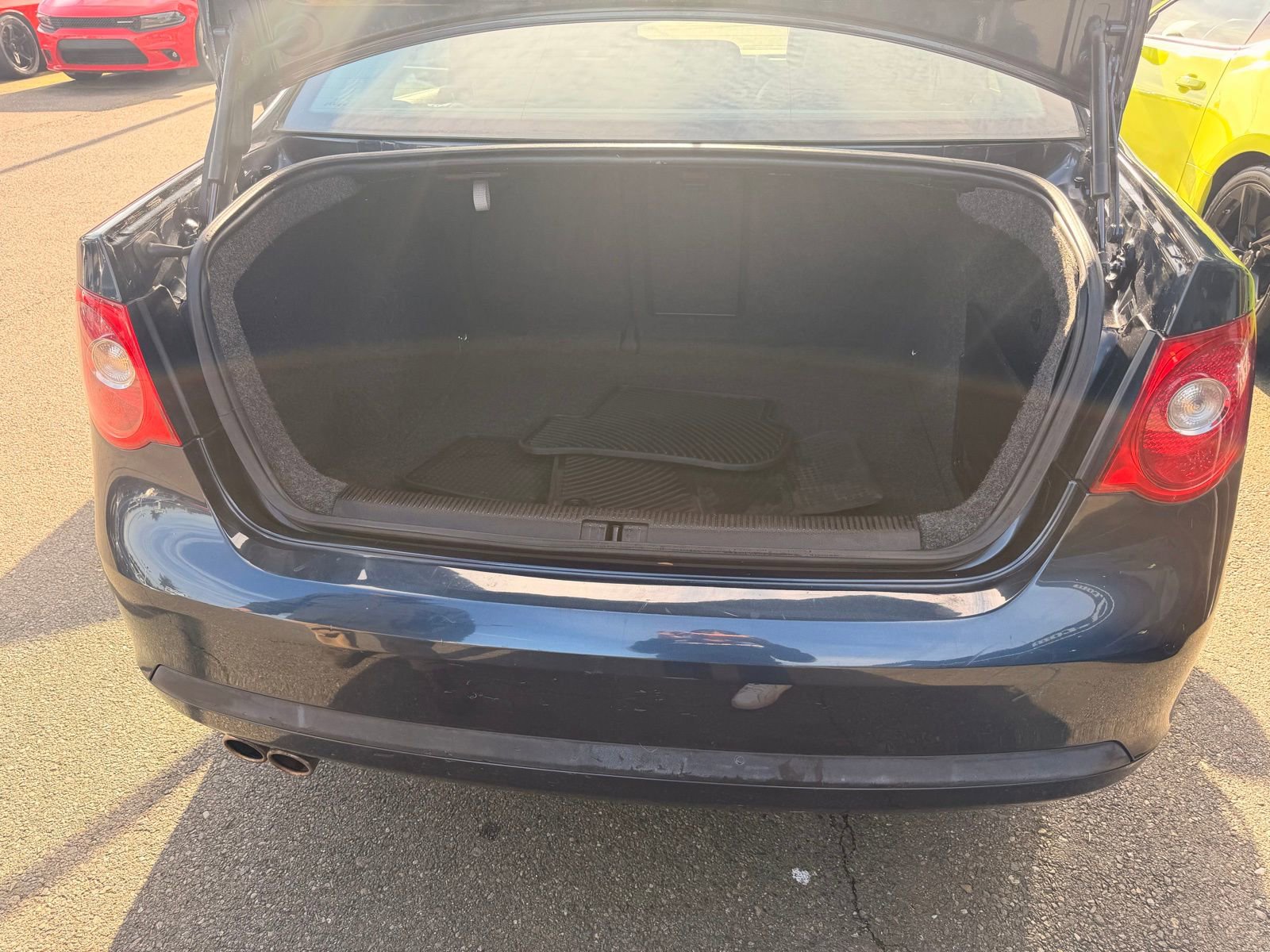 Used 2005 Volkswagen Jetta 2.5 image 25