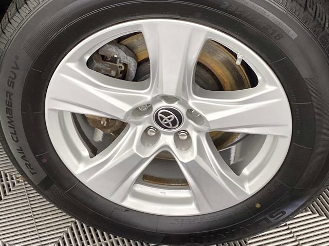 Used 2023 Toyota Highlander LE image 29