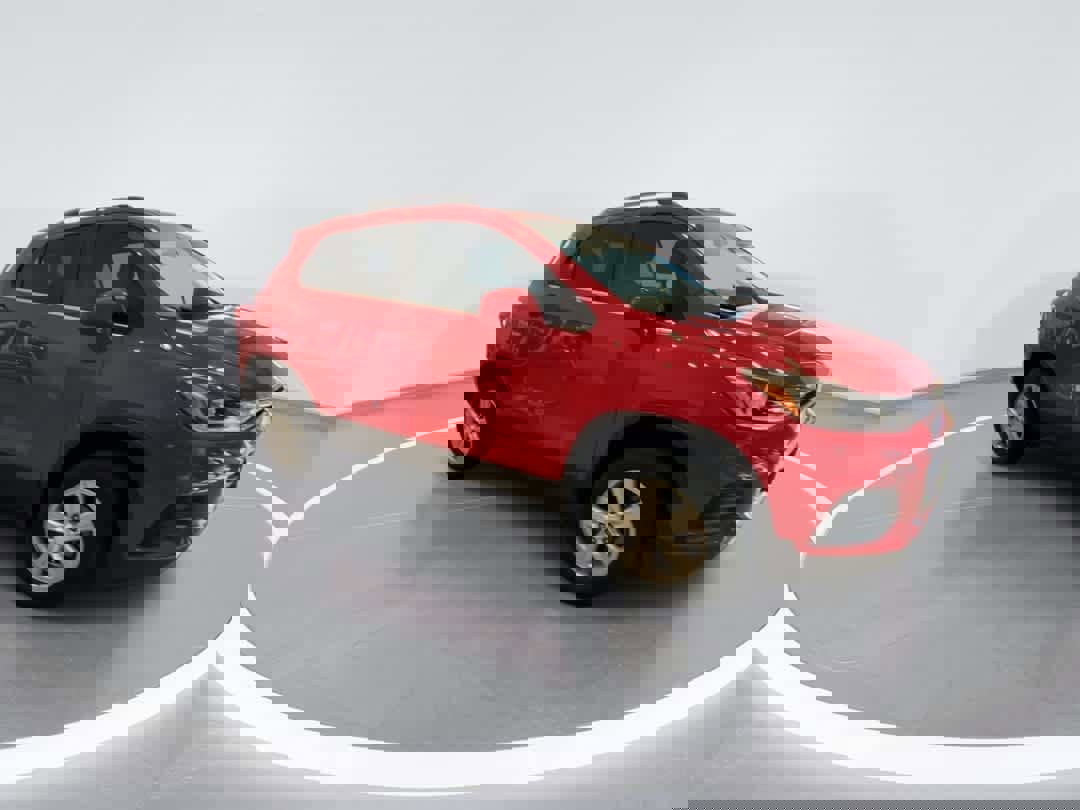 Used 2018 Chevrolet Trax LT image 2