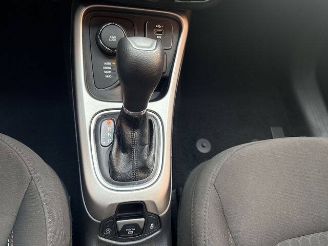 Used 2020 Jeep Compass Sport AWD/4WD image 16