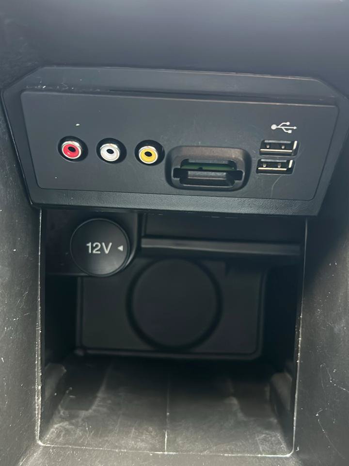 Used 2013 Ford C-MAX SEL FWD image 22