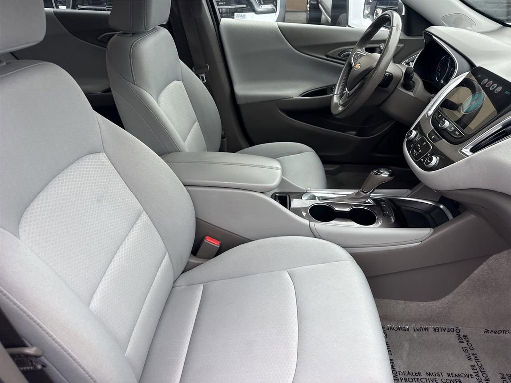 Used 2018 Chevrolet Malibu LT w/ Driver Confidence Package FWD image 25