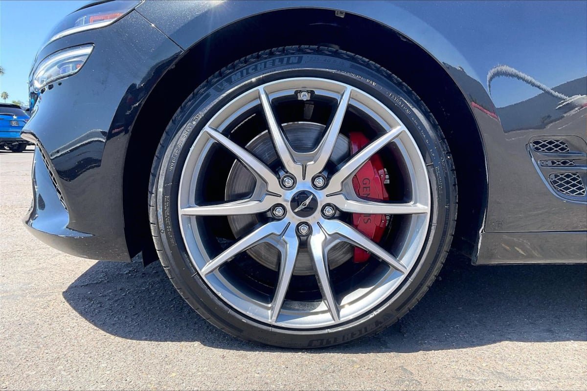 Used 2025 Genesis G70 2.5T RWD image 9