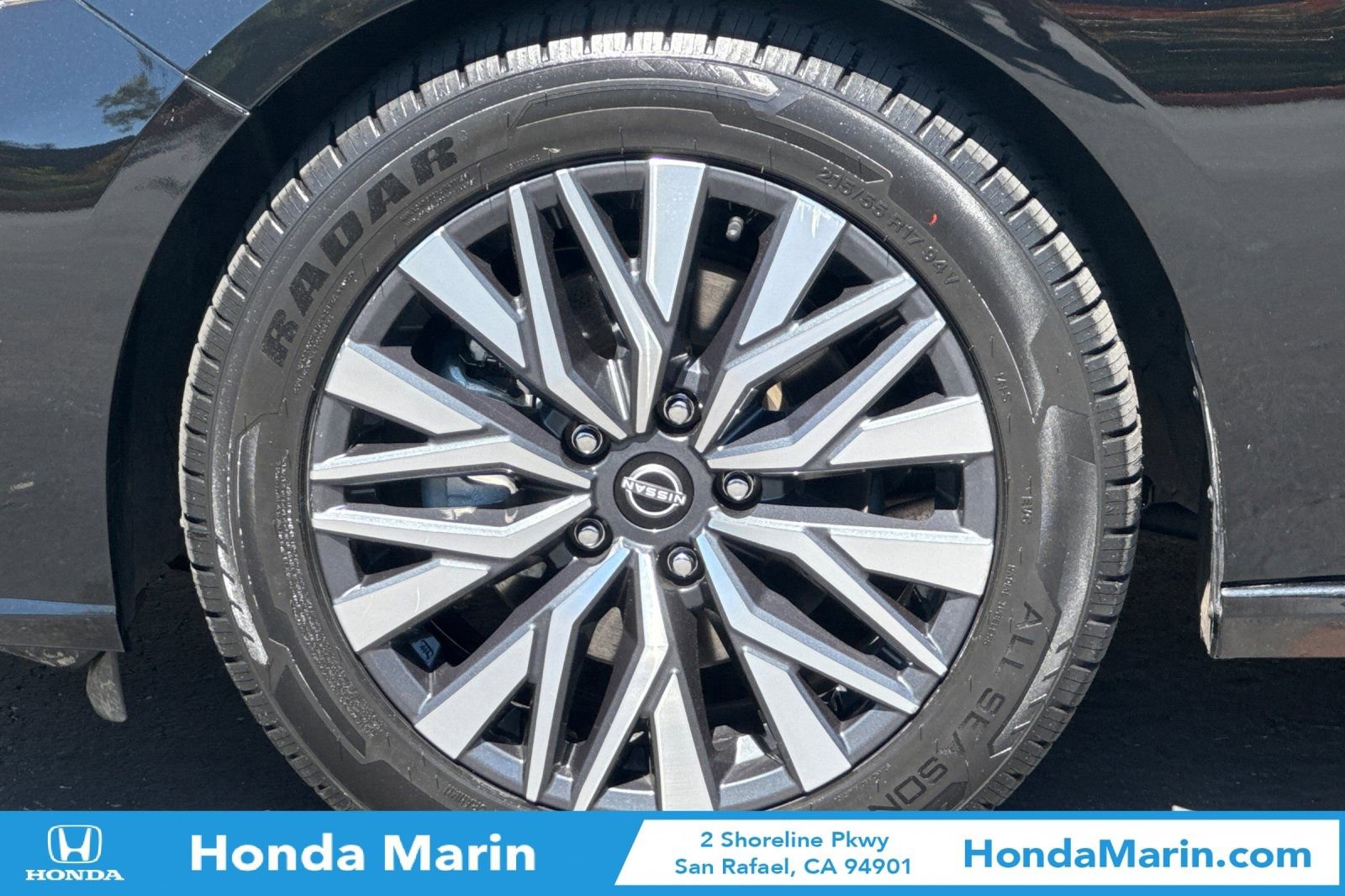 Used 2025 Nissan Altima 2.5 SV FWD image 33