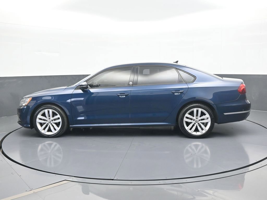 Used 2019 Volkswagen Passat 2.0T Wolfsburg image 3