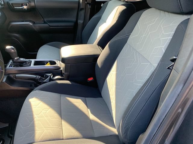 Used 2021 Toyota Tacoma TRD Sport w/ Technology Package AWD/4WD image 18