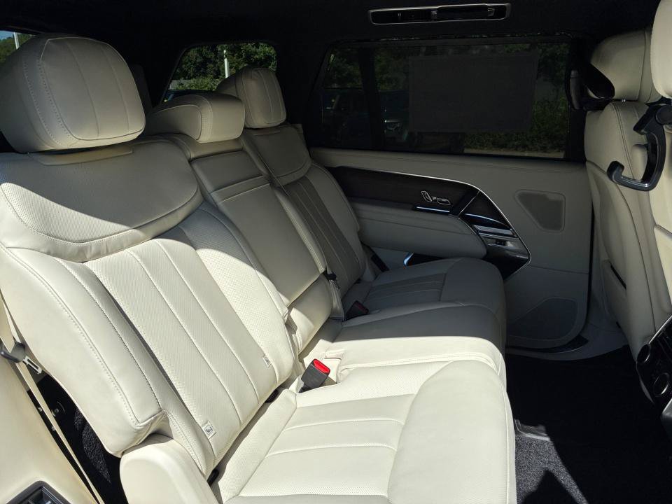 New 2027 Land Rover Range Rover Long Wheelbase SE AWD/4WD image 29