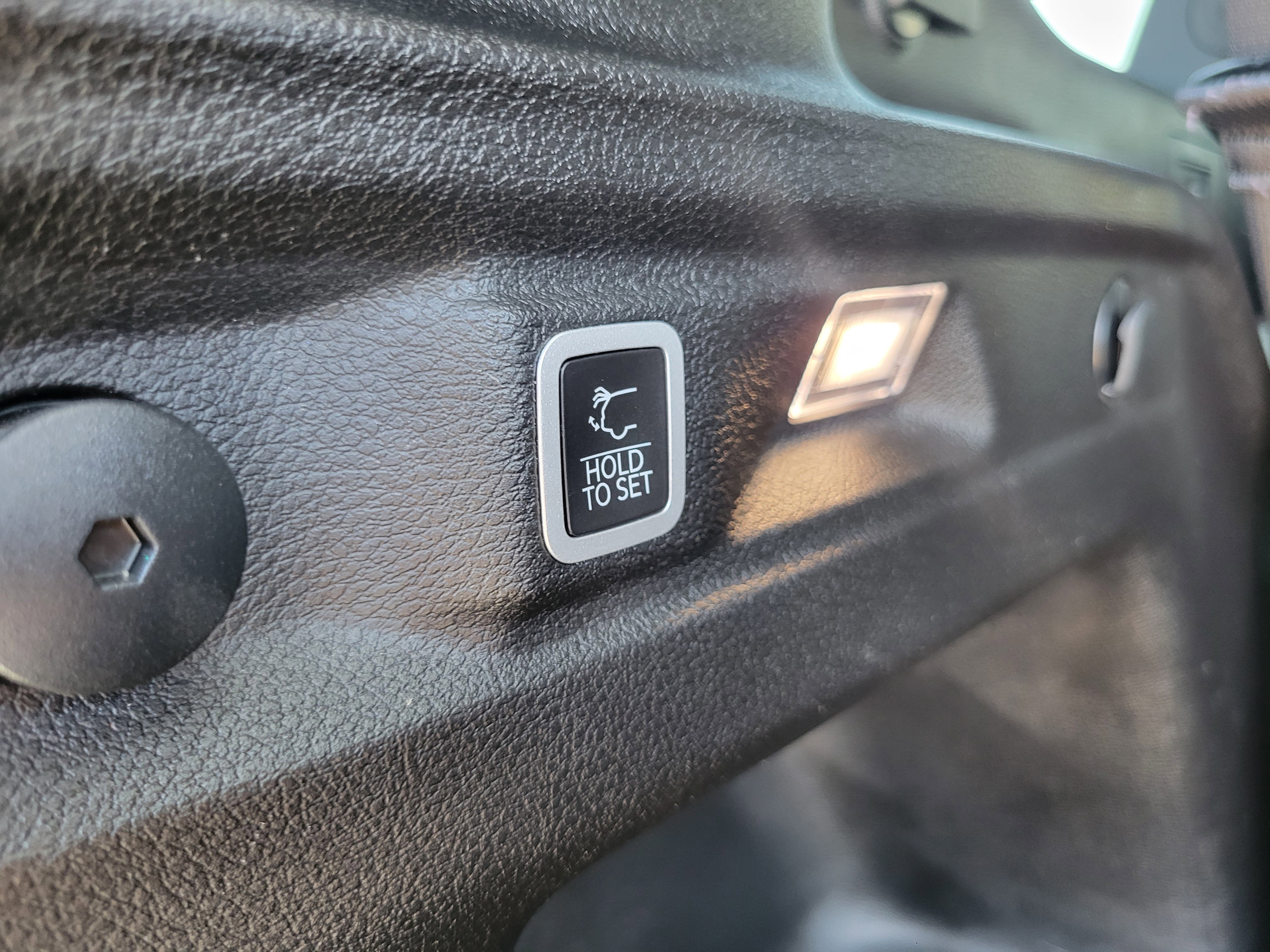 Used 2024 Jeep Grand Cherokee L Altitude AWD/4WD image 24