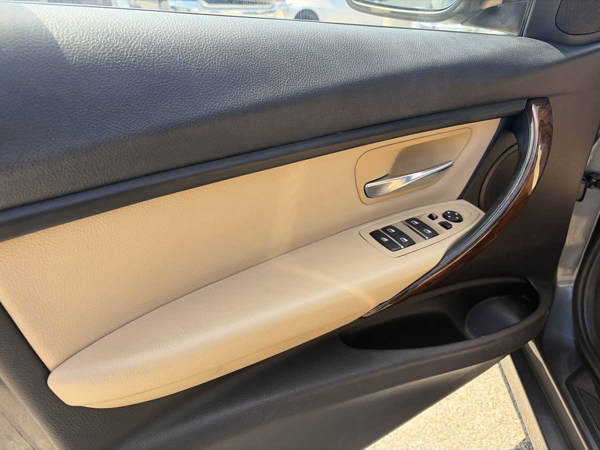 Used 2018 BMW 320i Sedan RWD image 7