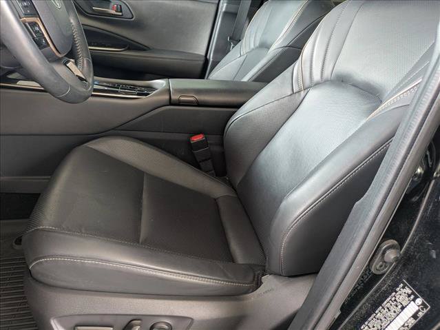 Used 2025 Toyota Crown AWD/4WD image 12