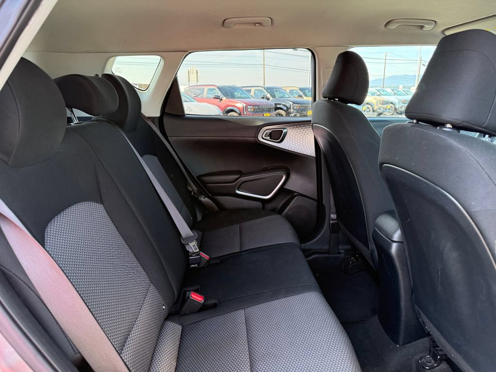 Used 2024 Kia Soul LX w/ Option Group 015 FWD image 12