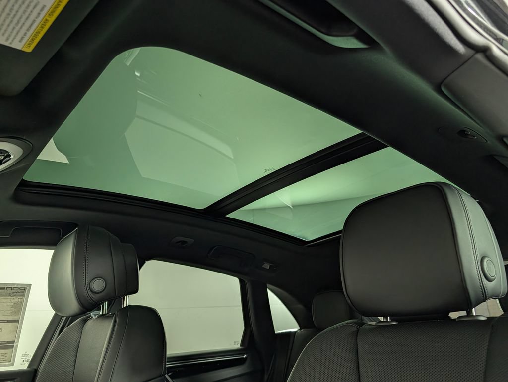 Certified 2026 Porsche Macan AWD/4WD image 32