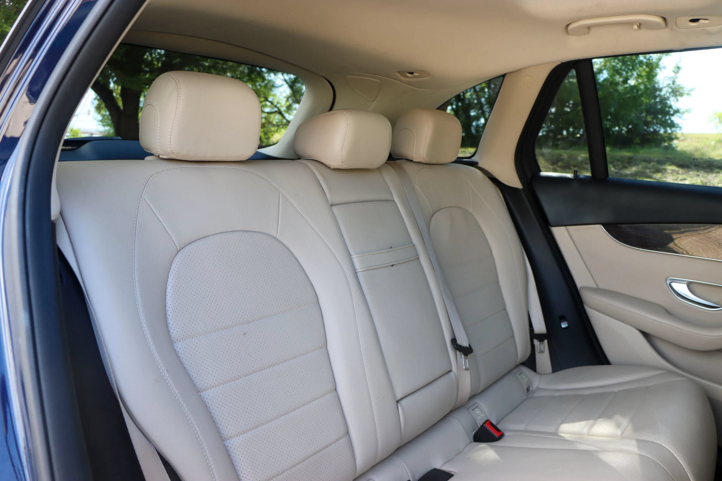 Used 2016 Mercedes-Benz GLC 300 w/ Multimedia Package image 19