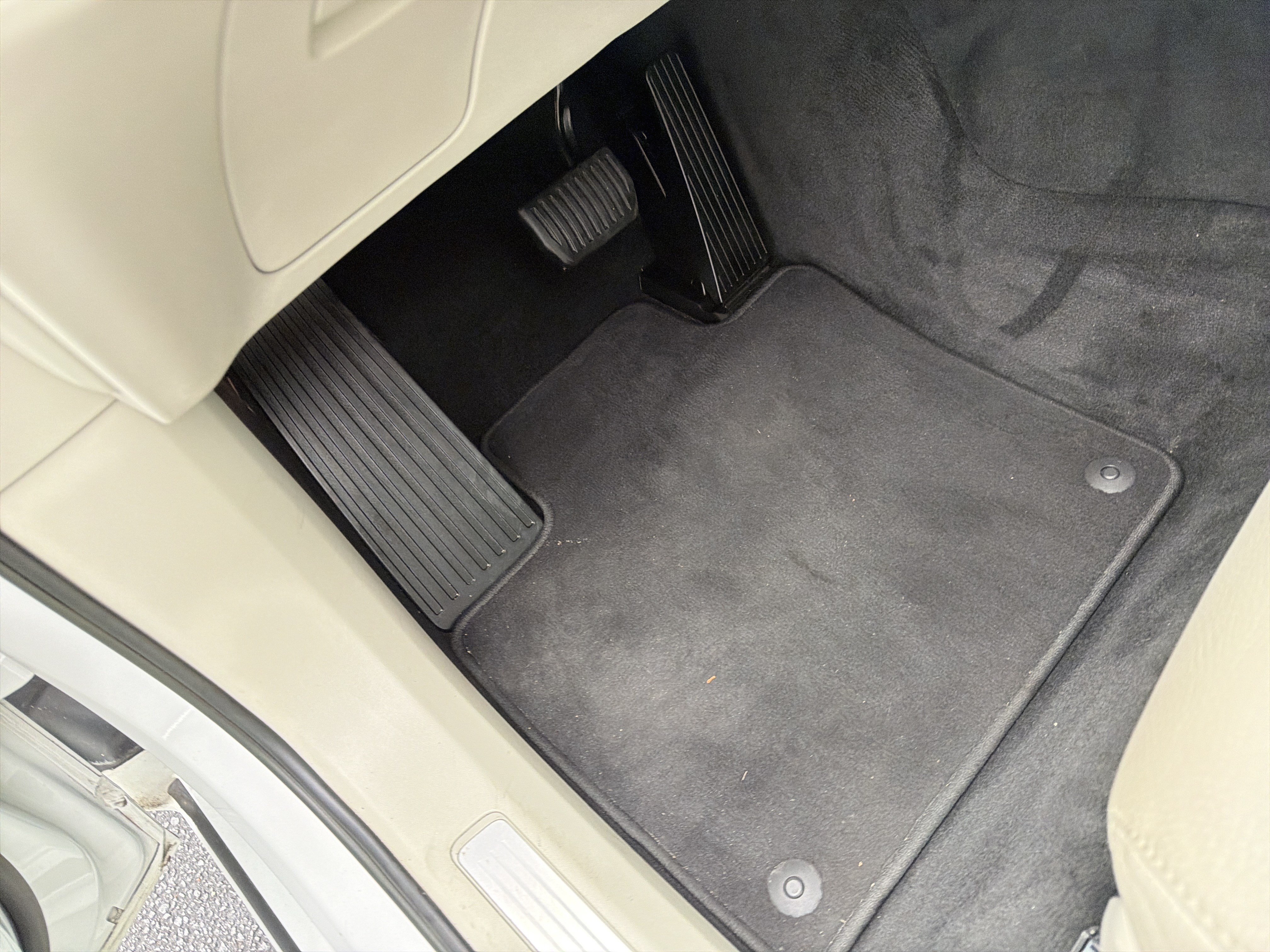 Certified 2023 Volvo XC90 B6 Core AWD/4WD image 17