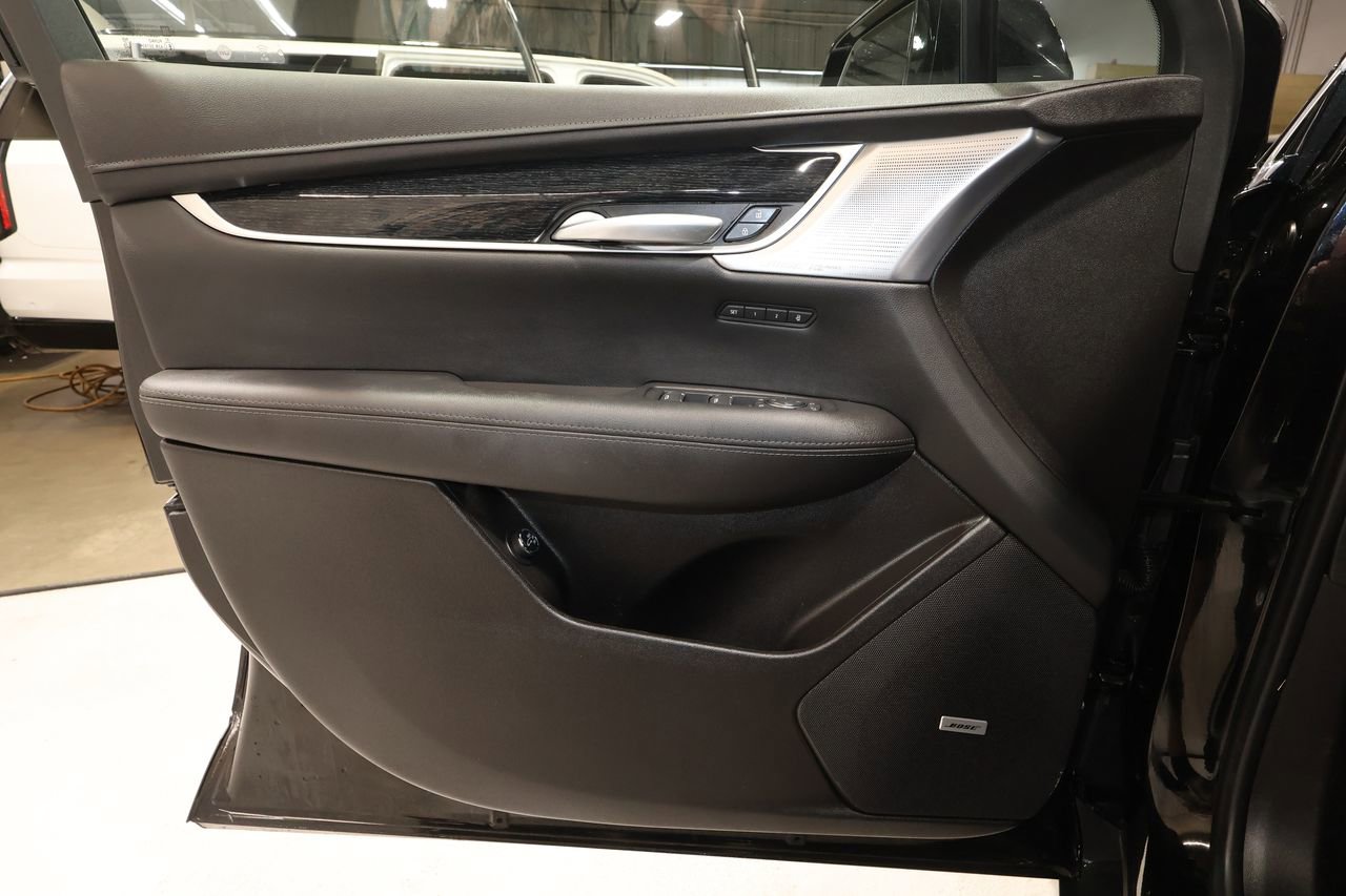 Certified 2025 Cadillac XT5 Premium Luxury w/ Technology Package AWD/4WD image 23