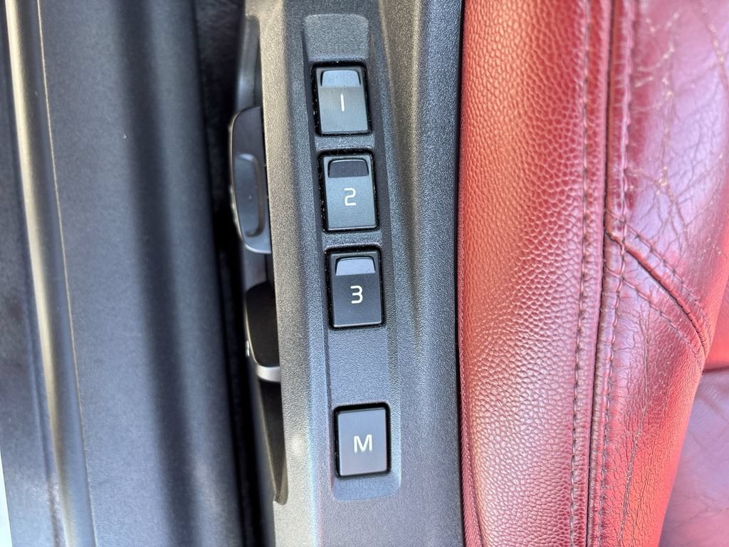 Used 2011 Volvo C70 T5 FWD image 14