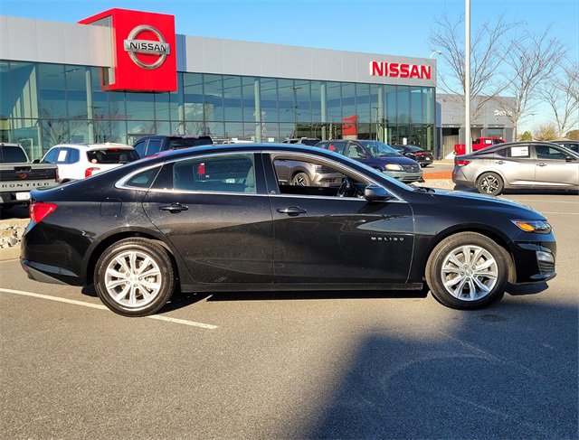 Used 2024 Chevrolet Malibu LT image 2