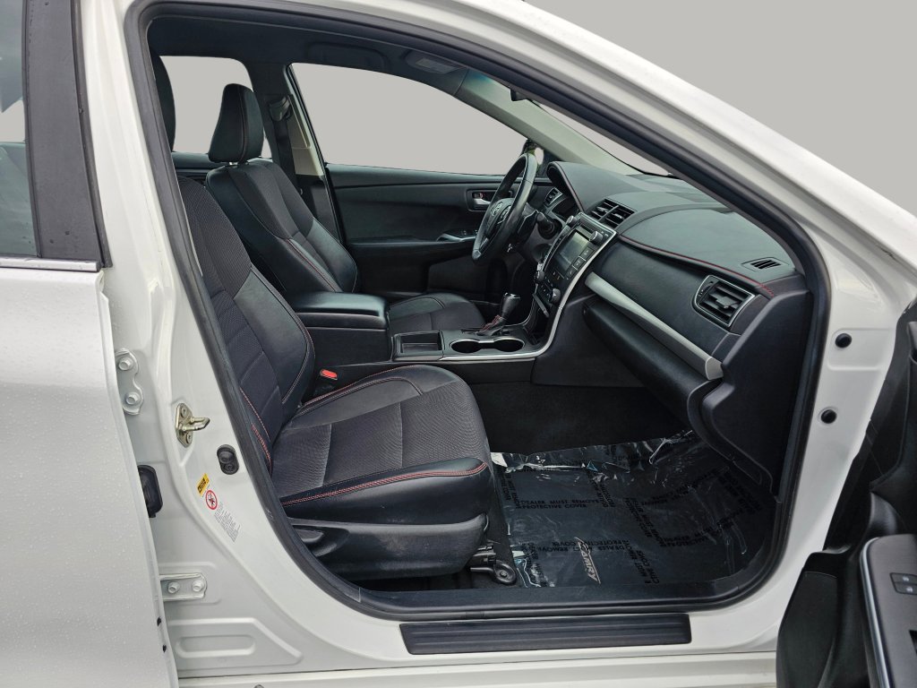 Used 2016 Toyota Camry SE FWD image 24