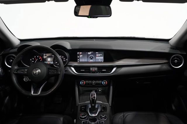 Used 2020 Alfa Romeo Stelvio Ti w/ Active Blind Spot Package AWD/4WD image 13