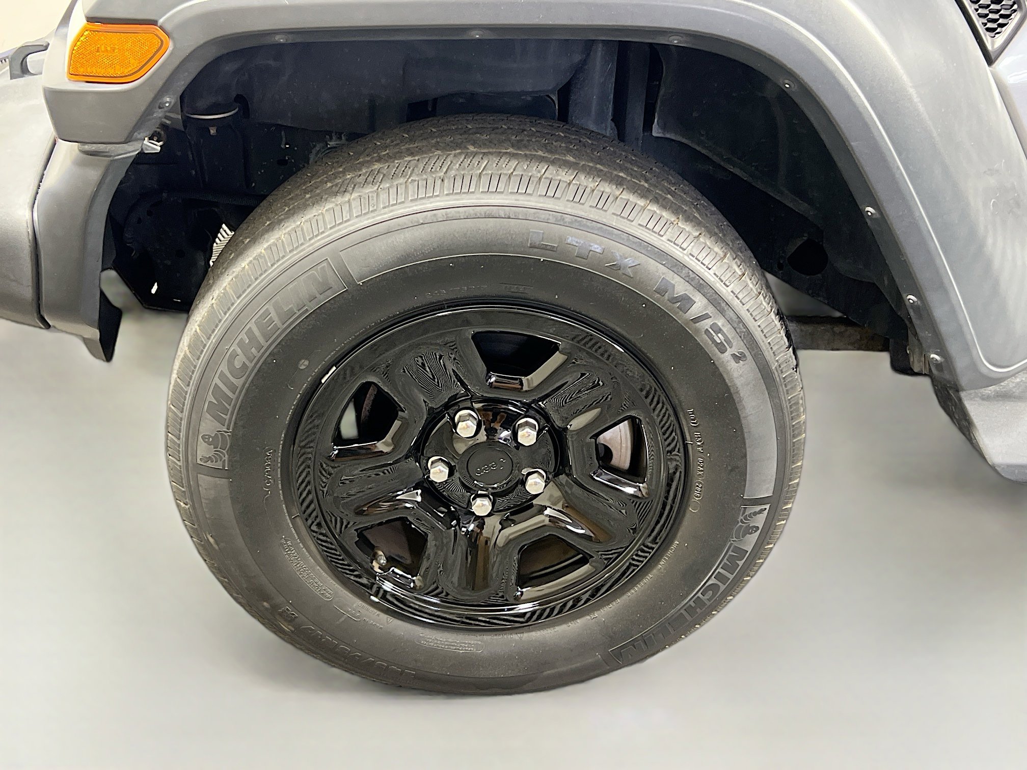 Used 2018 Jeep Wrangler Sport AWD/4WD image 13