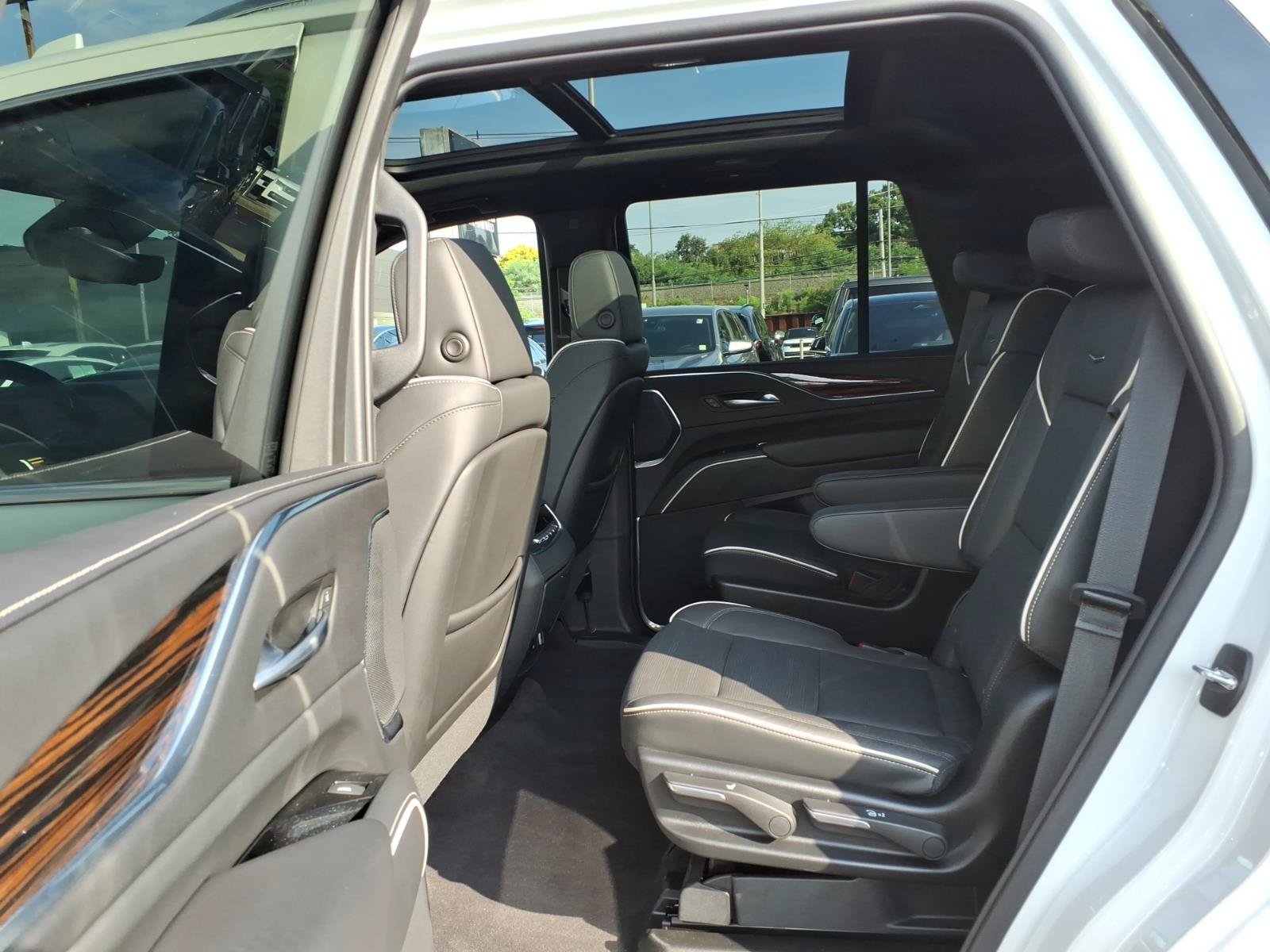 Certified 2024 Cadillac Escalade Premium Luxury w/ Performance Package AWD/4WD image 13