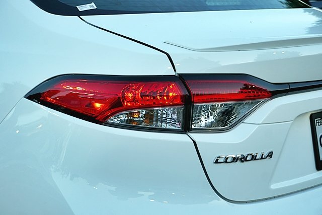 Used 2026 Toyota Corolla SE FWD image 8
