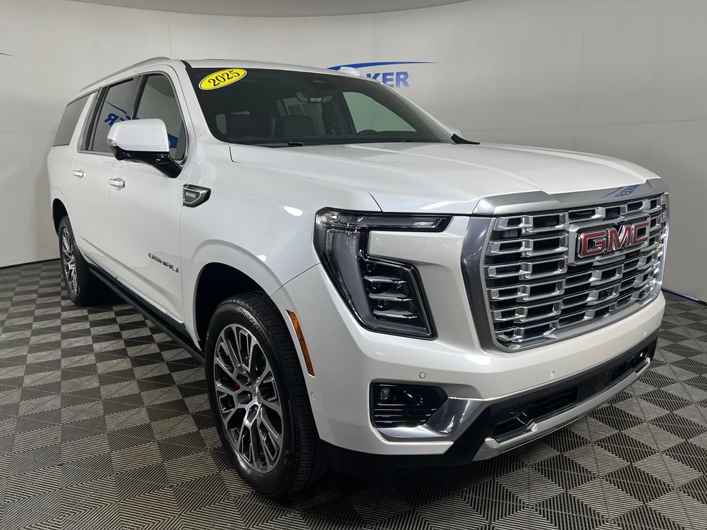 Used 2025 GMC Yukon XL Denali w/ Denali Reserve Package AWD/4WD image 8
