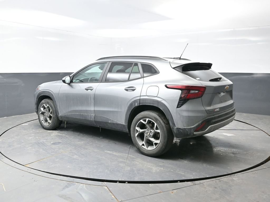 Used 2024 Chevrolet Trax LT w/ Driver Confidence Package image 6