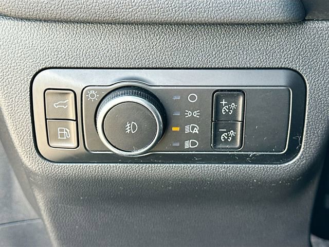 Used 2025 Ford Escape SE image 10