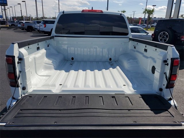 Used 2025 Nissan Frontier PRO-4X image 6