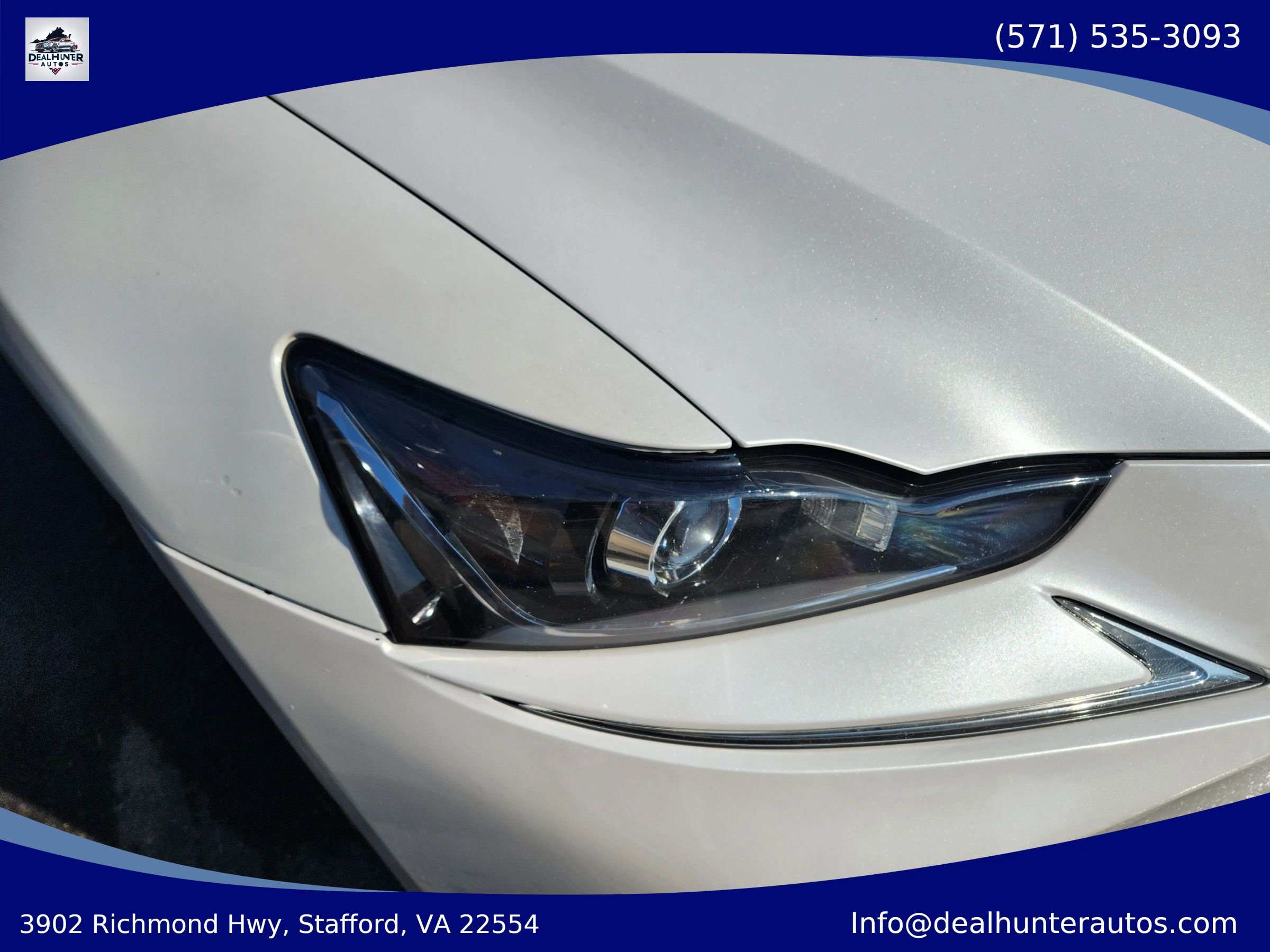 Used 2018 Lexus IS 300 AWD w/ Comfort Package image 4