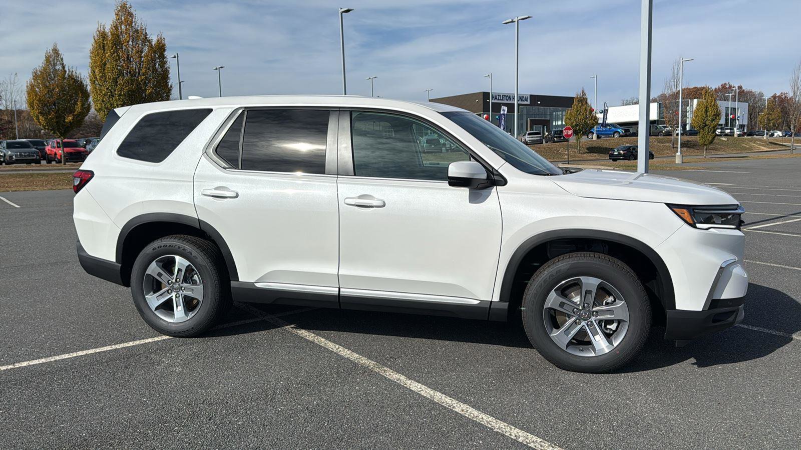 New 2025 Honda Pilot EX-L image 3