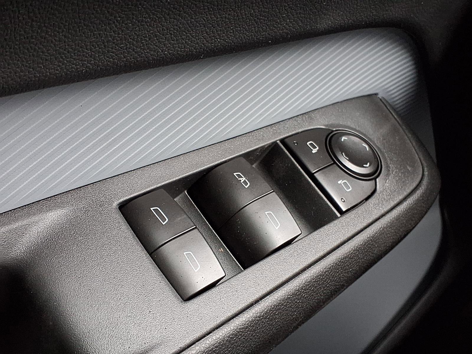 New 2027 Chevrolet Bolt LT w/ Comfort Package image 17