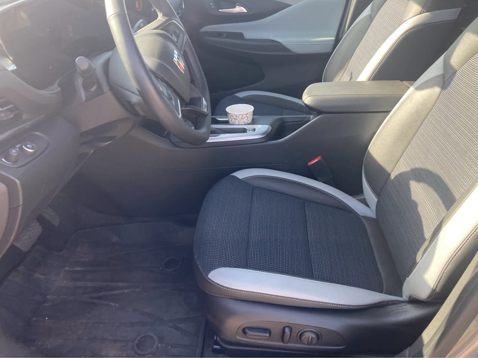 Used 2024 Buick Envista Sport Touring w/ Convenience I Package FWD image 3