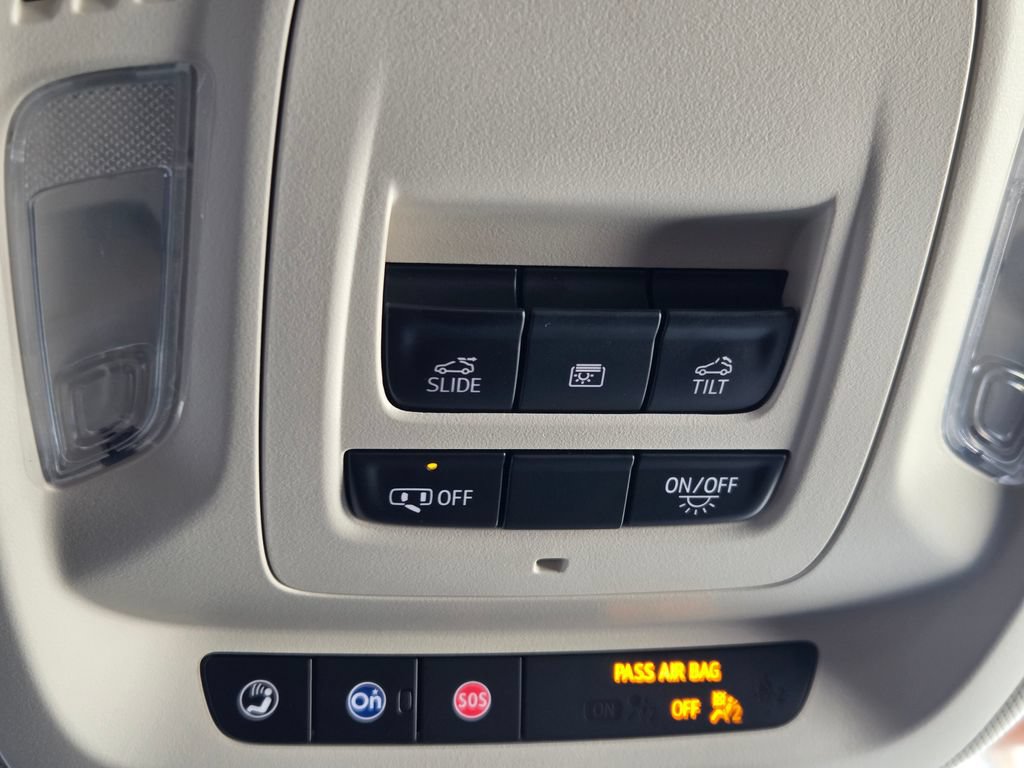 Used 2023 Buick Envision Essence w/ Sport Touring Package AWD/4WD image 11