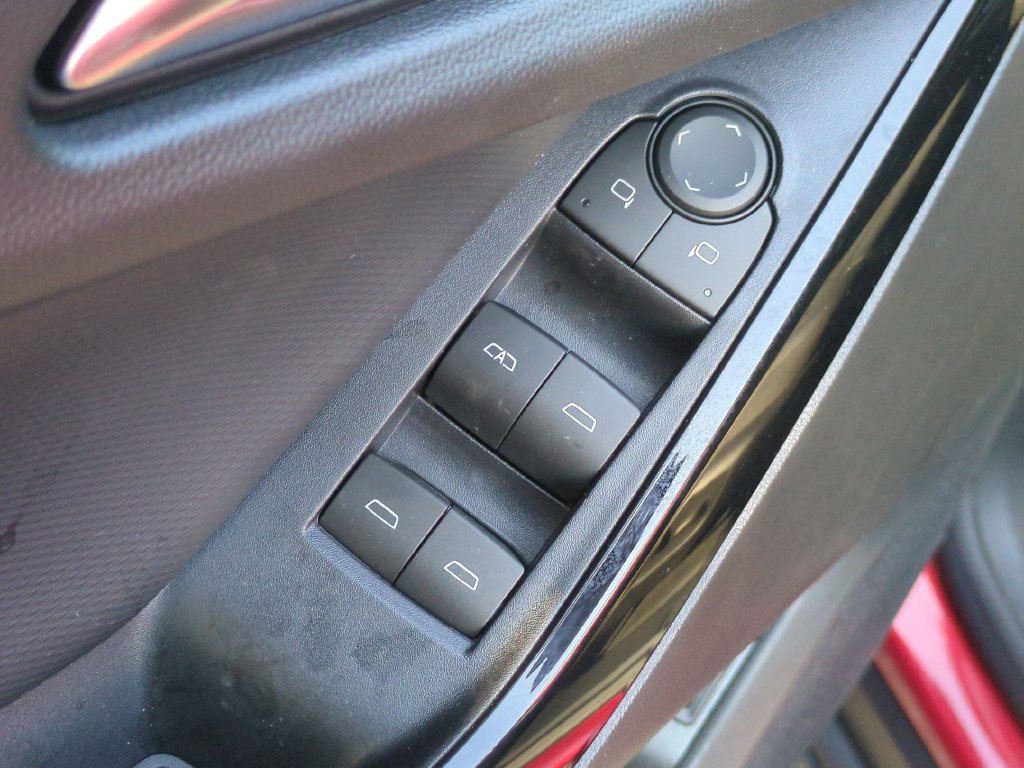 New 2027 Chevrolet Equinox LT w/ Convenience Package II FWD image 16
