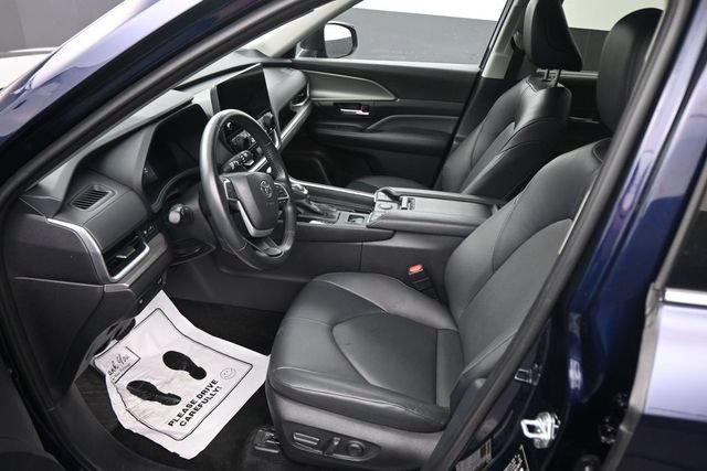 Used 2025 Toyota Grand Highlander AWD image 22