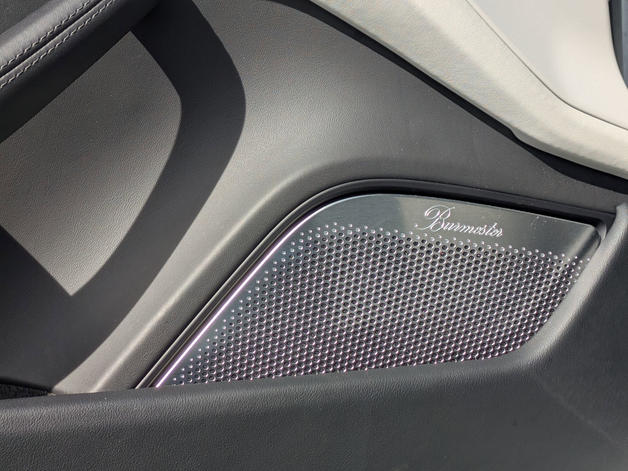 Certified 2022 Porsche Taycan Turbo S image 15