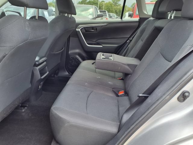 Used 2021 Toyota RAV4 LE FWD image 18