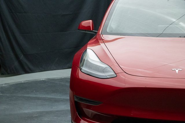 Used 2022 Tesla Model 3 Standard Range image 5