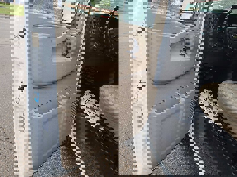 Used 2021 Chevrolet Express 2500 Extended w/ Driver Convenience Package image 7