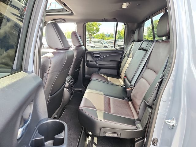 Used 2025 Honda Ridgeline Black Edition image 11
