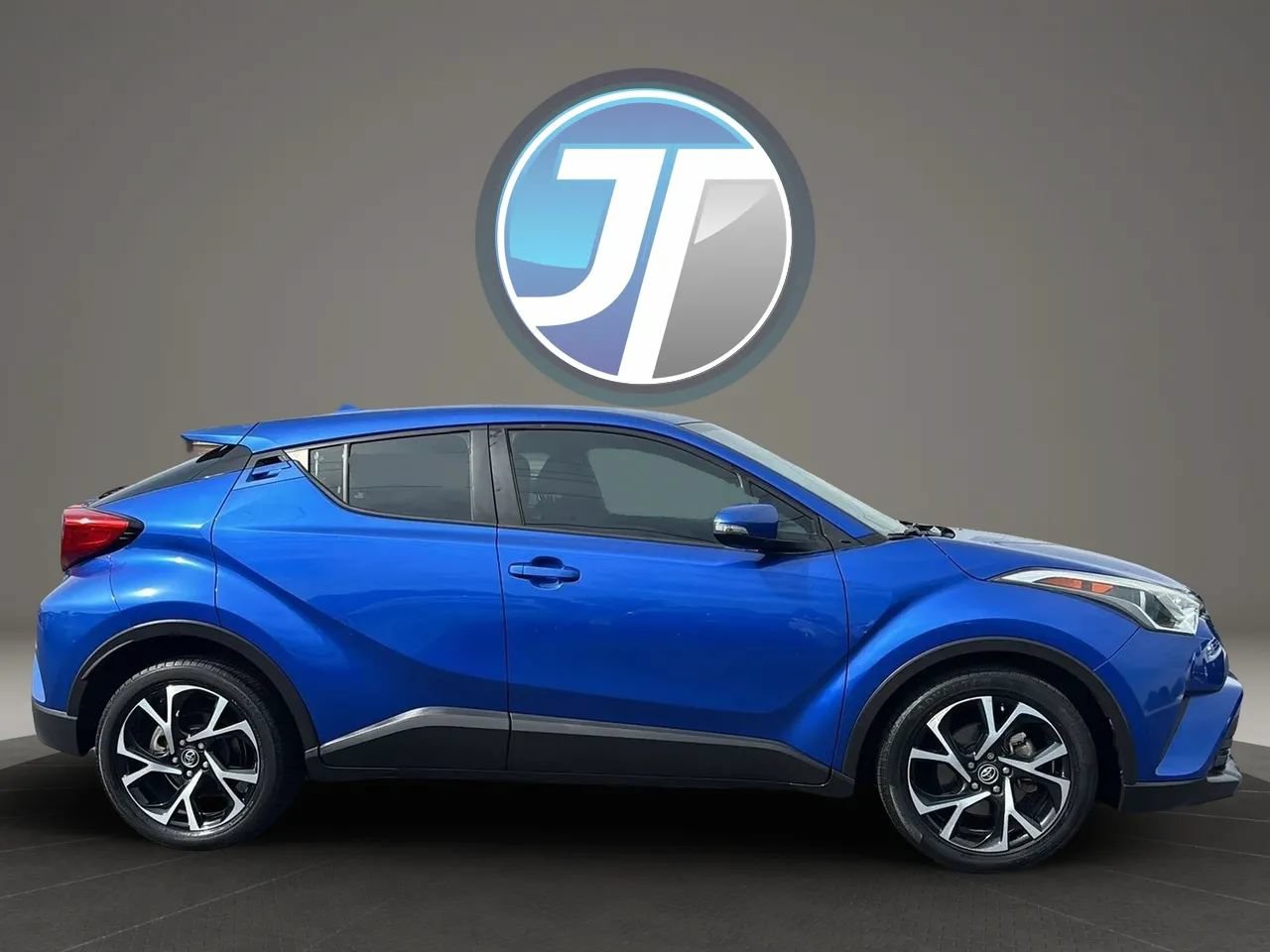 Used 2018 Toyota C-HR XLE FWD image 18