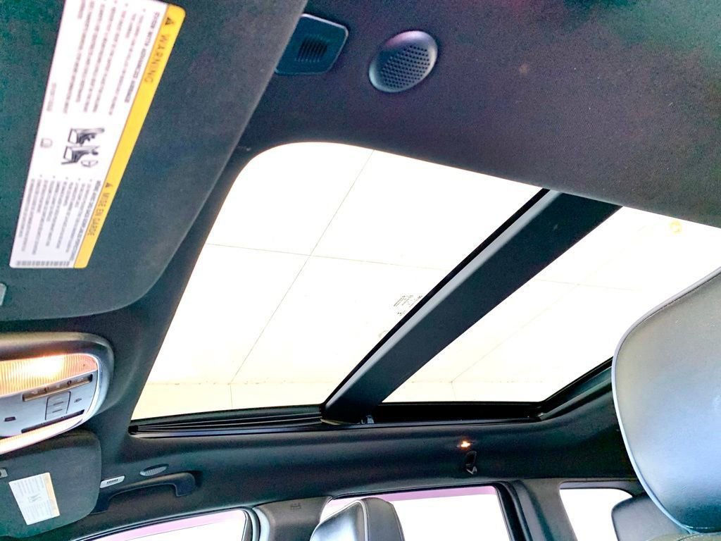 Used 2020 Jeep Grand Cherokee Overland image 14