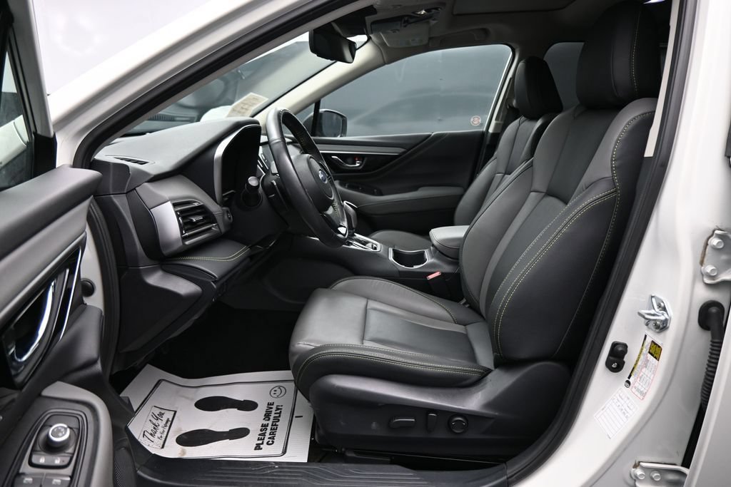 Used 2025 Subaru Outback Onyx Edition AWD/4WD image 9